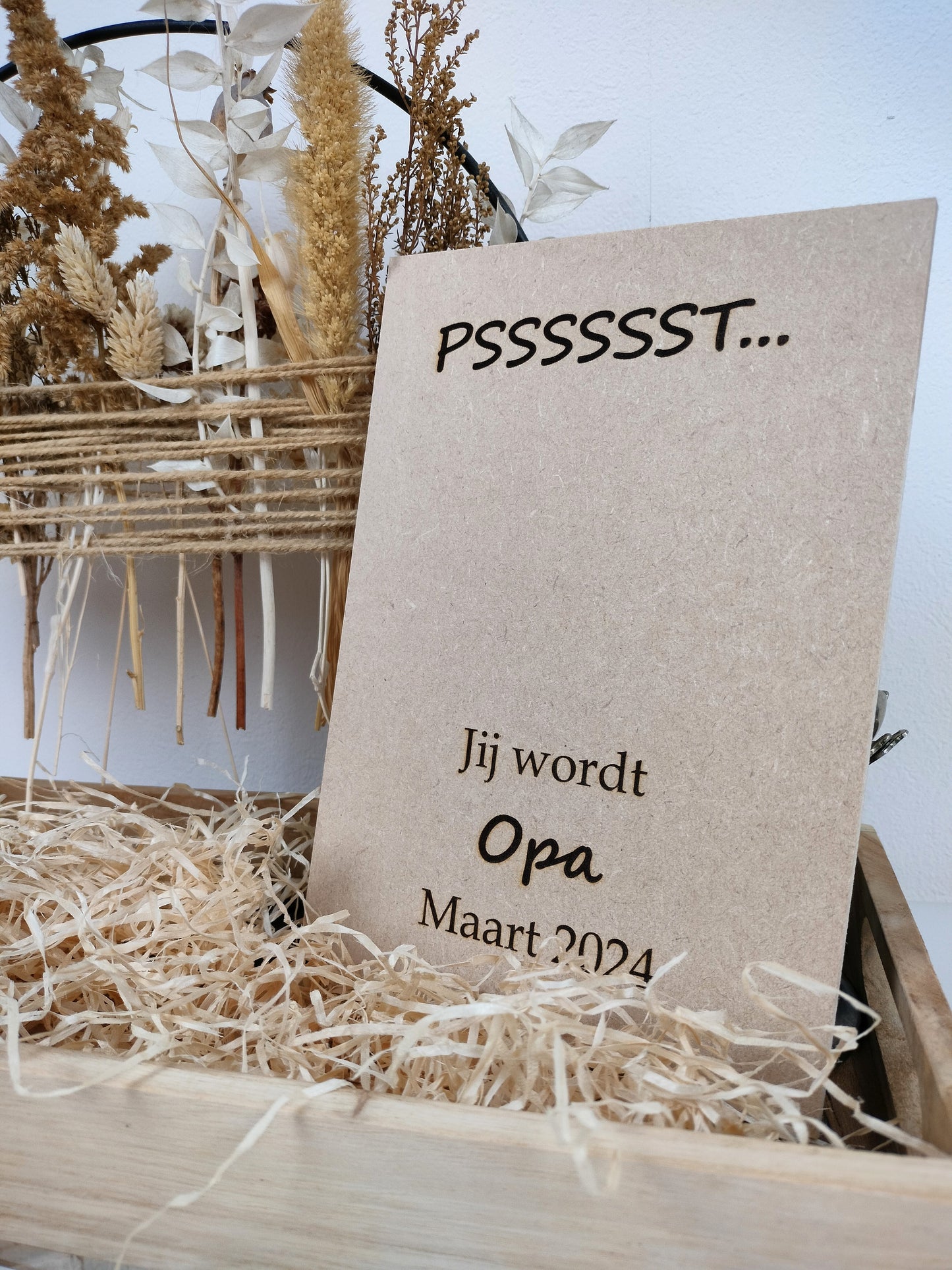 Zelf samen te stellen houten aankondiging geboortekaartje voor geboorte kindje