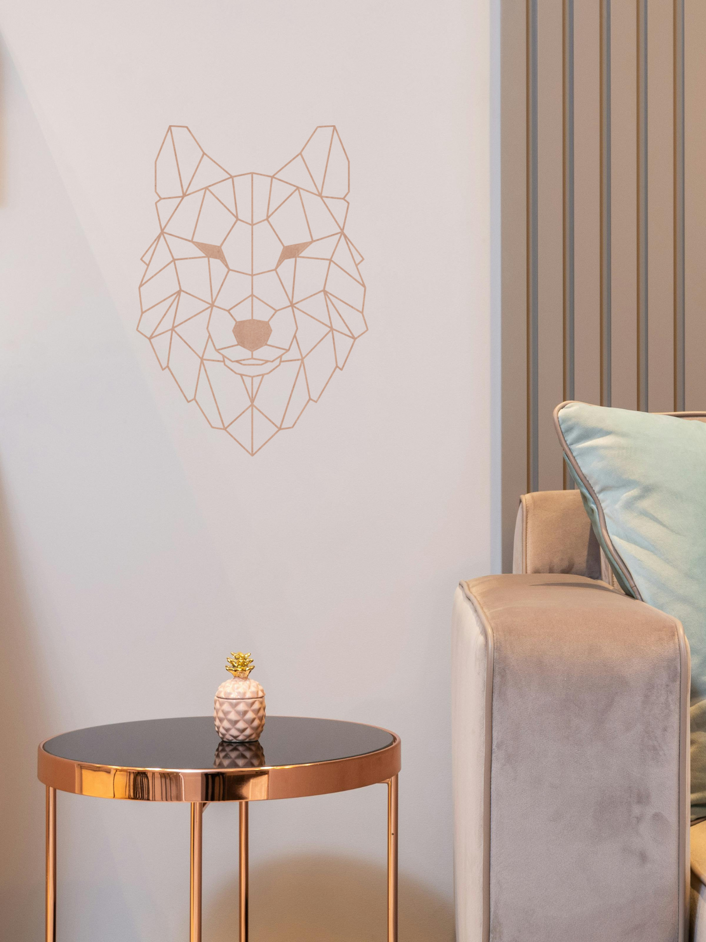houten leeuw in geometrie als wanddecoratie