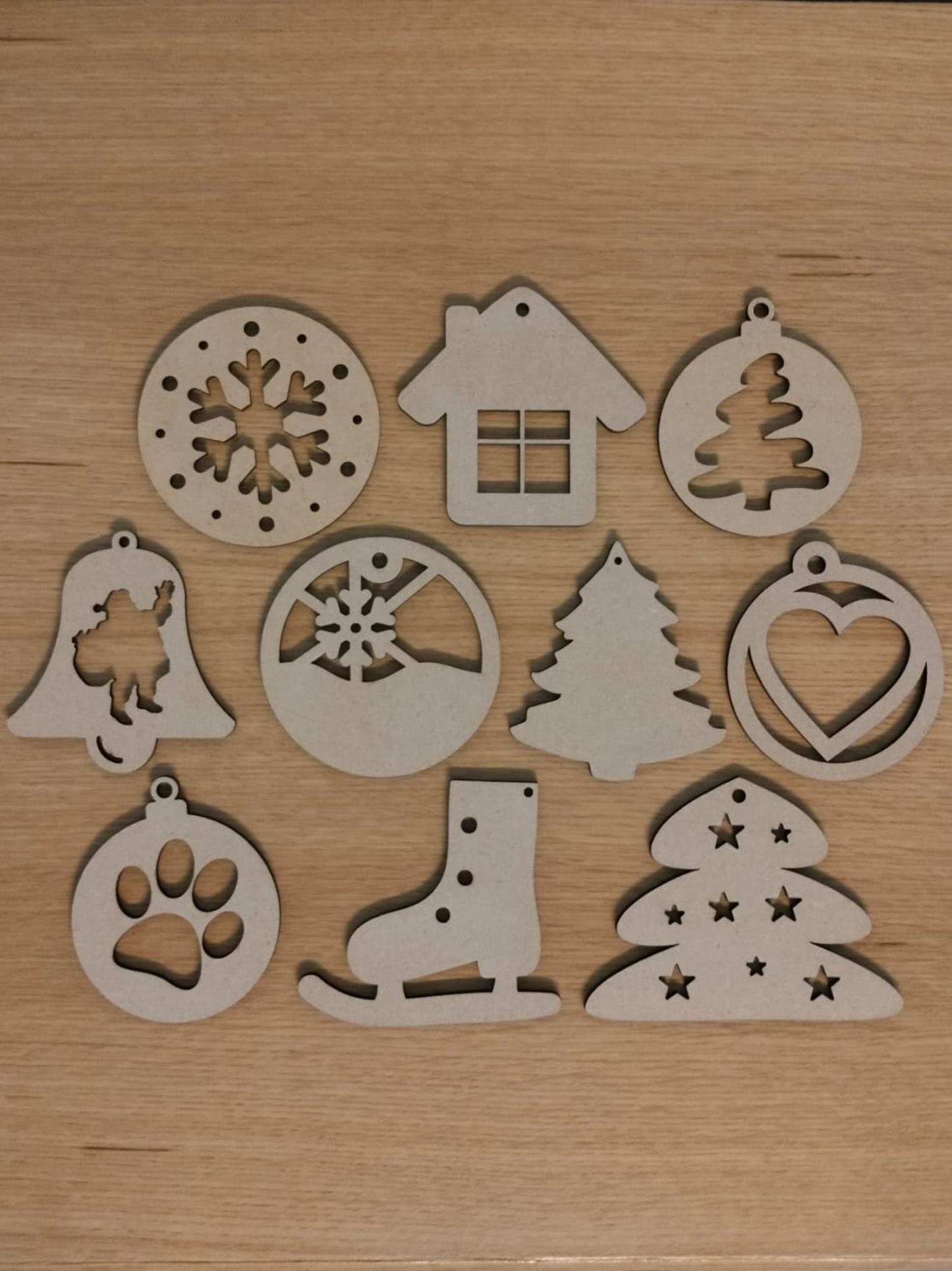 Houten kerstboomversiering - 10 verschillende figuren
